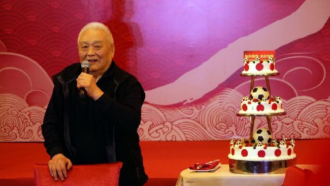 制片人迈克尔·考斯提甘、导演鲁伯特·山德斯 真人版《攻壳机动队》明年开拍 寡姐确认主演 2015-04-22 自从今年1月传出《攻壳机动队》要拍摄真人版并由女神斯嘉丽·约翰逊主演的消息之后，相信很多影迷和漫画迷都无法抑制自己的情绪了。