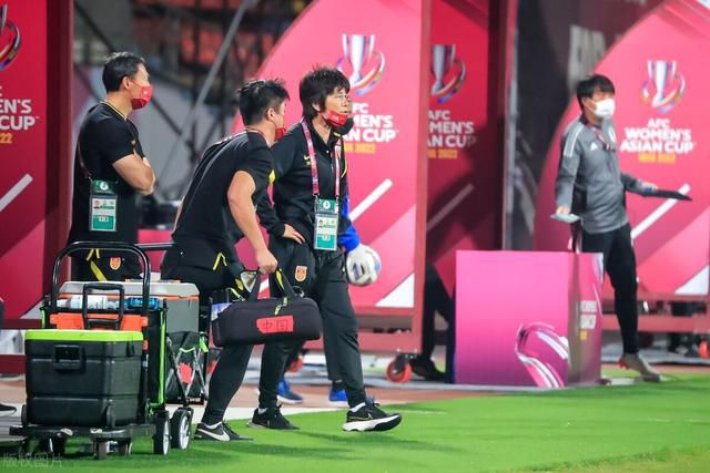 电视剧《尚食》发布杀青照宣布正式杀青 2021-02-05 中央精神文明建设办公室2025年首次发布“中国好人榜” 2025-06-25 2025年首次“中国好人榜”发布仪式暨全国道德模范与身边好人现场交流活动24日在河南省安阳市红旗渠纪念馆举办。