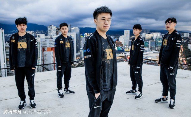 第19届马拉喀什电影节闭幕 黛安·克鲁格等人出席 2022-11-21 日前，第19届马拉喀什国际电影节闭幕式举行，蒂尔达·斯文顿、黛安·克鲁格、杰瑞米·艾恩斯等在国际有影响力的影人出席。