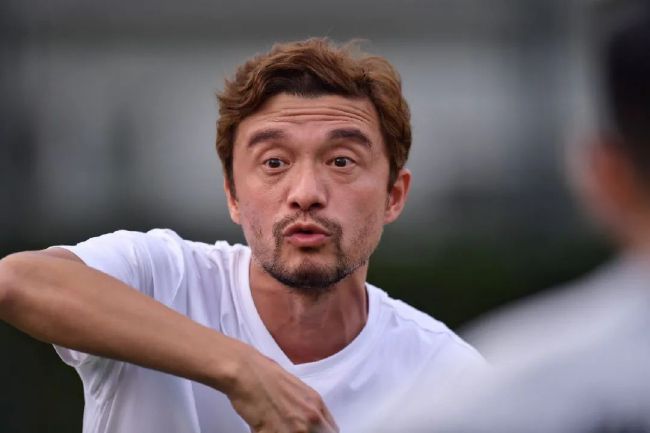 此前一直保持神秘的影片男主演、秦海璐的“戏中男人”身份终于水落石出，而冯远征加盟《闯入者》的传闻也得到了确切证实。