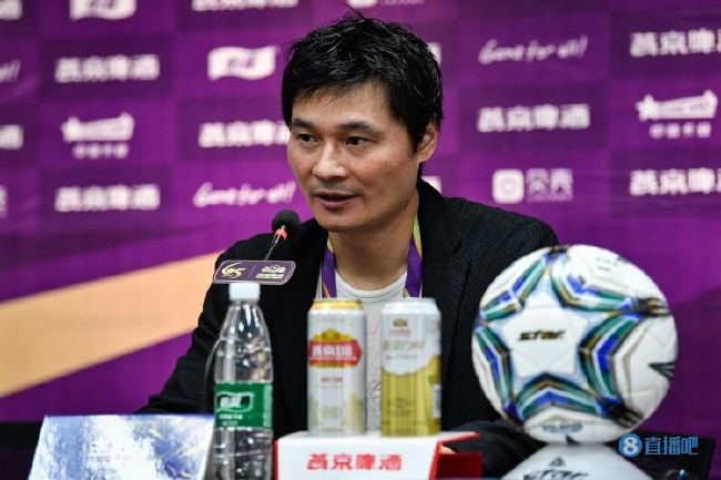 较多是深沉的文艺片，且融合了悬疑类型，像最早的《钢的琴》《白日焰火》，或是双雪涛小说《平原上的摩西》改编的影视，又或是辛爽拍摄的原创剧本《漫长的季节》，他们大都离不开东北这片土地，也有一个核心，那就是以不同的视角回望改变了几代人的下岗潮。