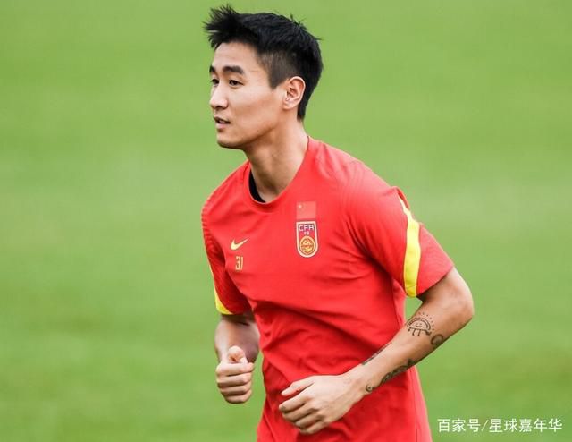 Rosé恋上大16岁姜栋元？