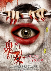 比如在《美国队长4》中，角色们打着打着突然开始“谈心”，最终通过对话解决了冲突，这让不少观众感到突兀和不合理。
