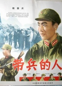 全智贤一身黑色超短裙亮相，女神范十足，举手投足之间尽显气质，亮相不到十分钟匆匆离场赶飞机回韩国。