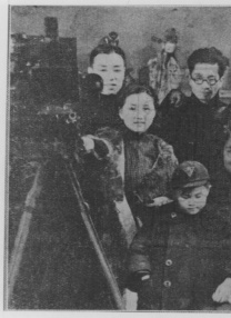 蒋勤勤更凭借此片正式复出，与“槿汐 网络电影1月：3部票房破千万，“公安”题材小爆发，明星阵容成“标配” 2021-02-21 《没有过不去的年》发布主题曲MV 以声动情编织时空坐标系 2021-01-08 国家网信办:整治违法违规账号严控“标题党”;Facebook计划更名 2021-10-21 韩片《标靶》戛纳首映 女主秀事业线喊话打招呼 2014-05-23 戛纳当地时间5月22日，韩国影片《标靶》举办首映礼。