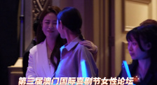 在易小星的第二部电影《沐浴之王》里，将《食神》《功夫》《少林足球》《破坏之王》等融为一体，致敬梗密集。